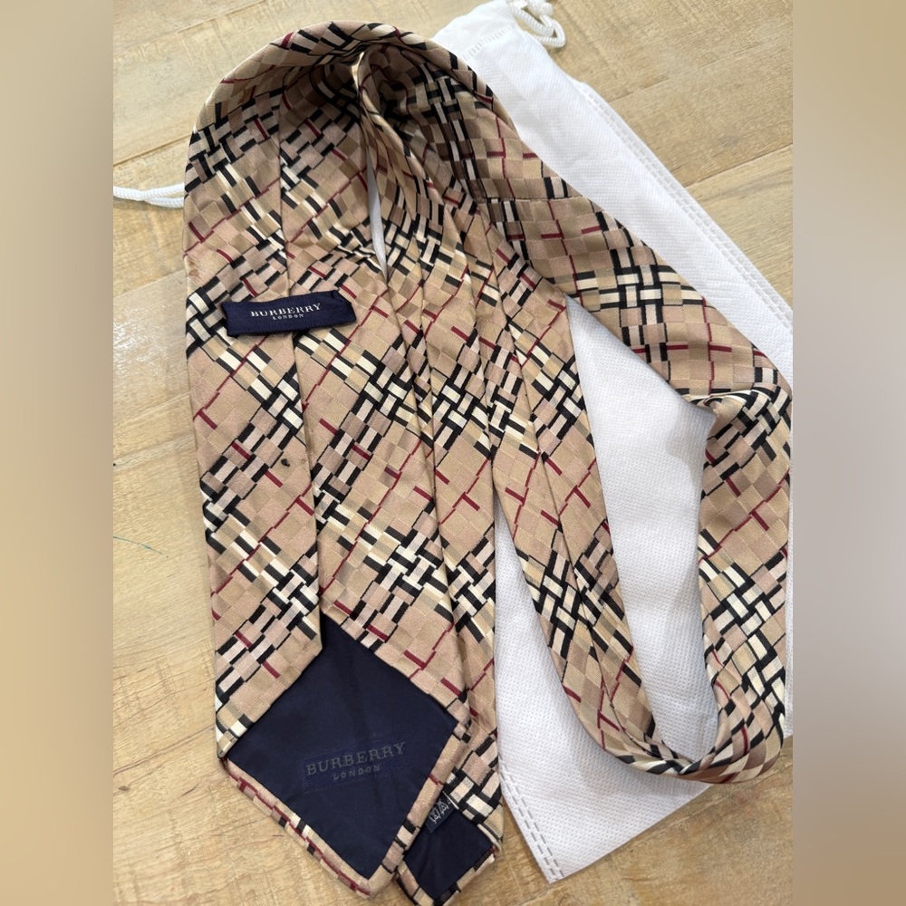 Burberry London plaid and checks print classic mens tie - Picture 9 of 11
